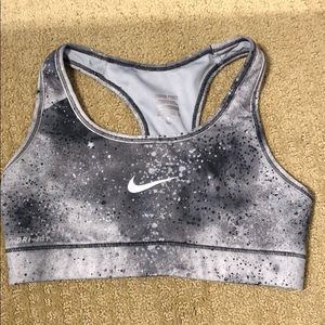 Nike spots bra